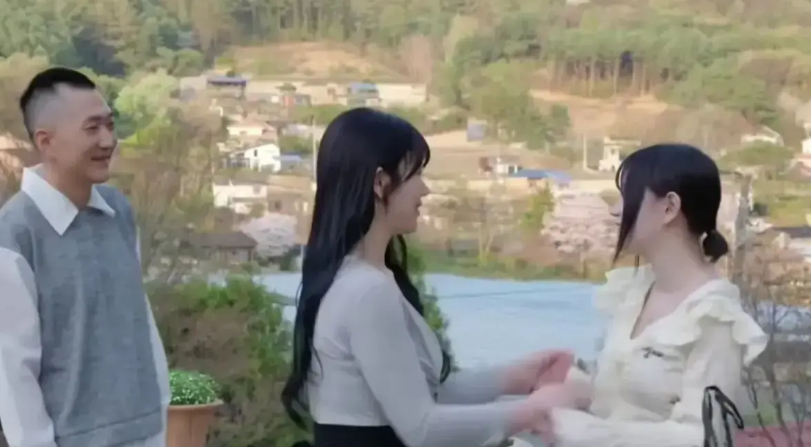 《Man Who Came Uninvited》2026惊悚悬疑韩片资源下载-HD中字完整版免费高清观看-不速之男比闯入者更可怕-人人影视