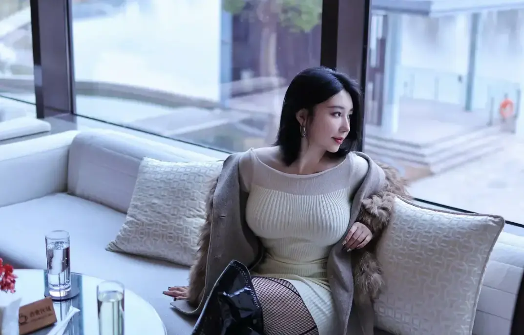 《教母三人行》Eliy短剧未删减完整版在线观看-教母godmom三部曲蓝光典藏全集-4K无删减高清免费看